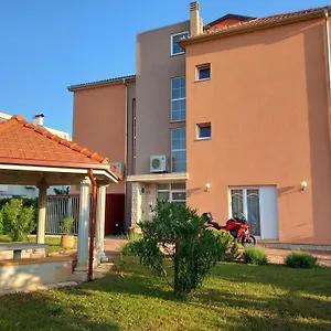 https://rooms-grgic.in-istria.net