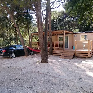 Prázdninový areál Auto Kamp Cuka
