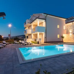 https://bb-villa-maris-punat.primorje-gorskikotar.com